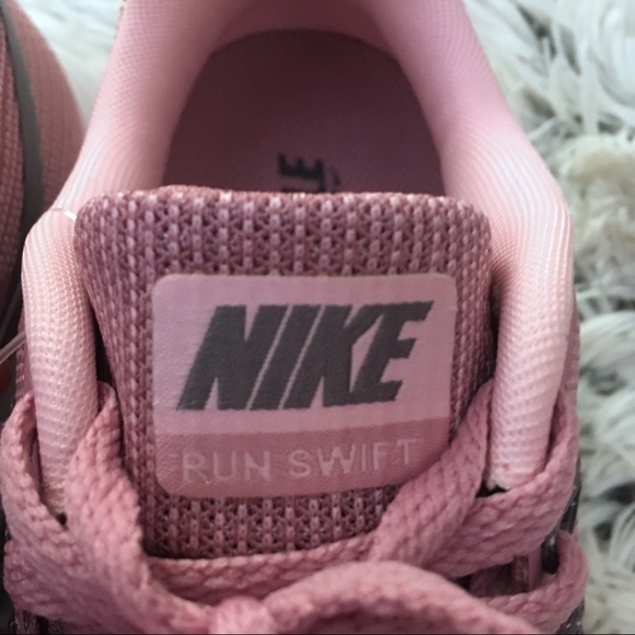 Nike Run Swift in Dark Rose - Picture 4 of 6